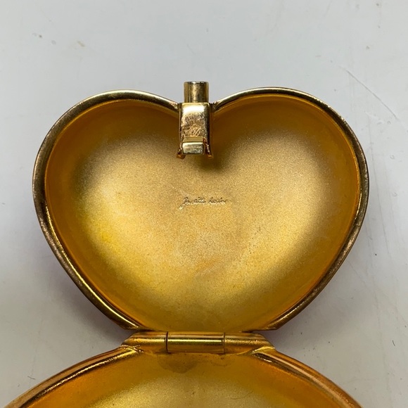 Judith Lieber miniature heart pillbox w/ Swarovski crystals, goldtone hardware - Picture 9 of 10